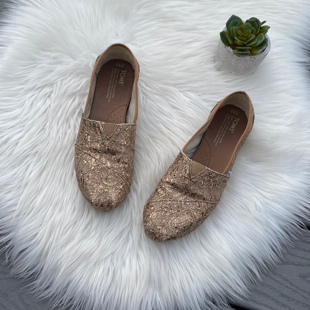 Toms lace & glitter gold loafer